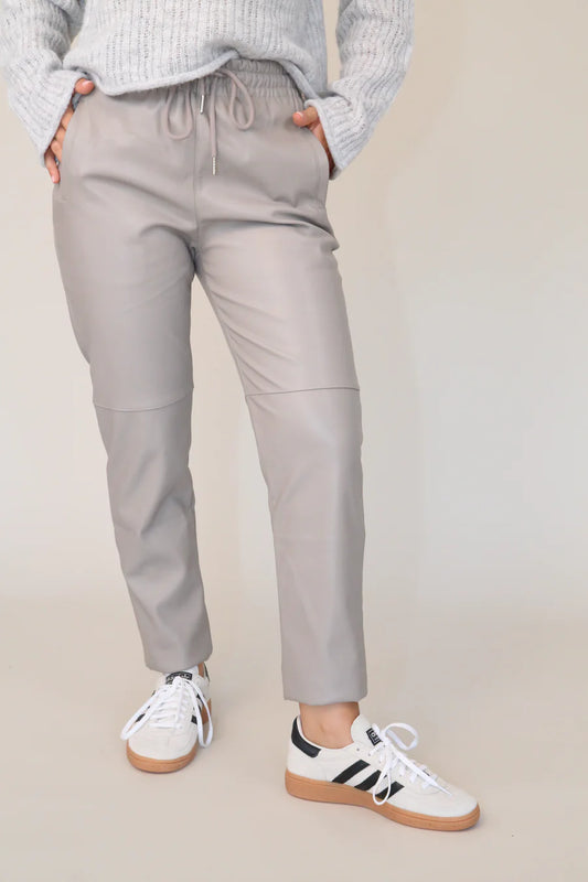 Second Chance Hose "AmyLII" - vom Umtausch ausgeeschlossen -