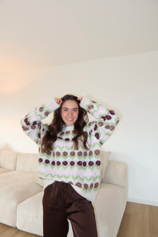 Pullover cozy knit flowers