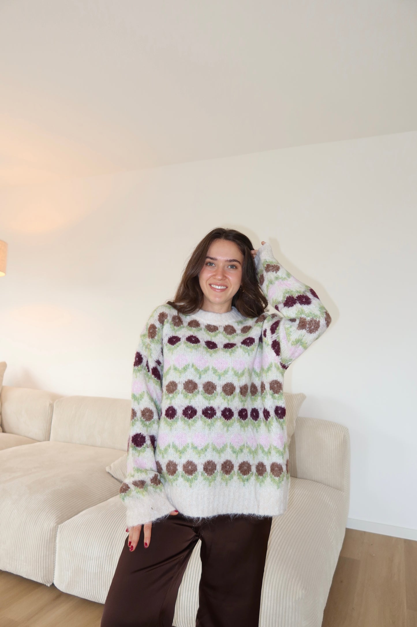 Pullover cozy knit flowers