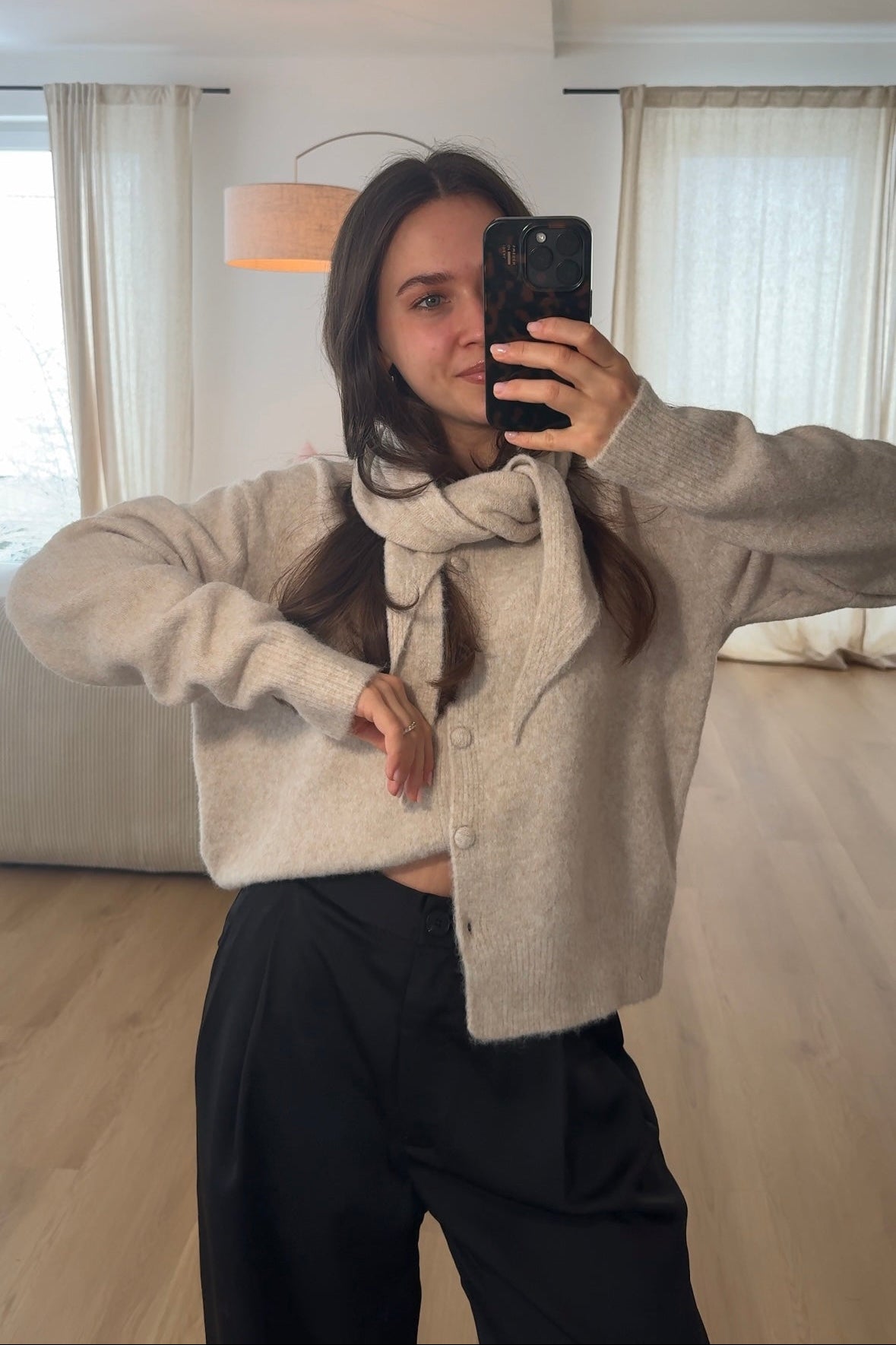 Cardigan und Dreieckschal