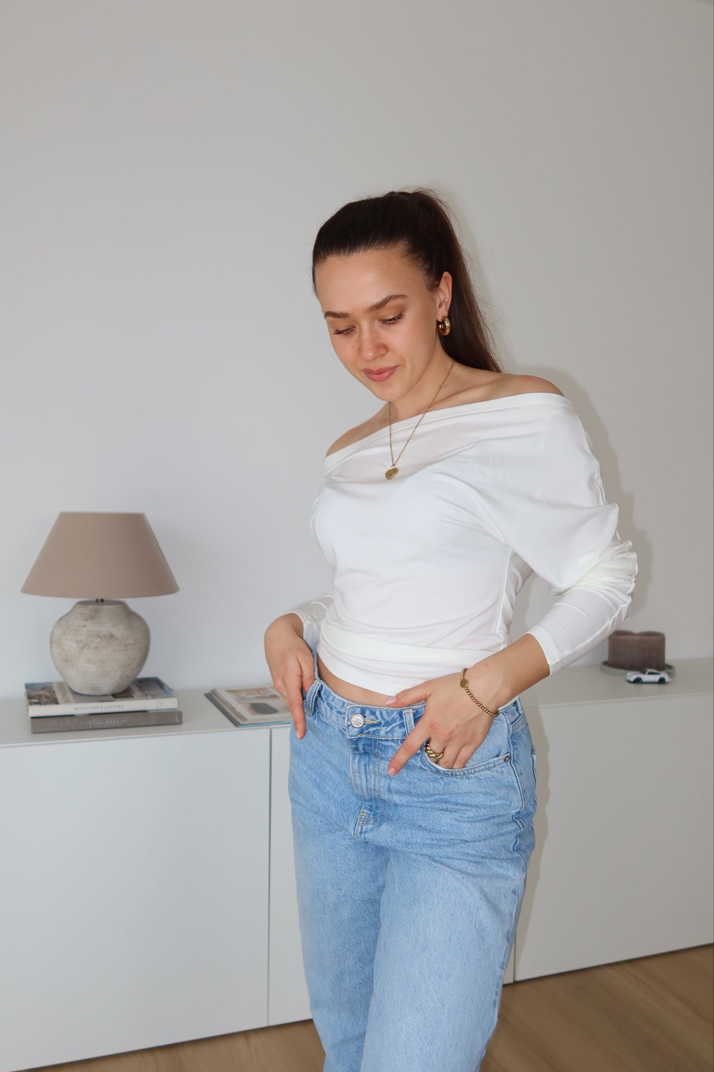 Off shoulder longsleeve • White