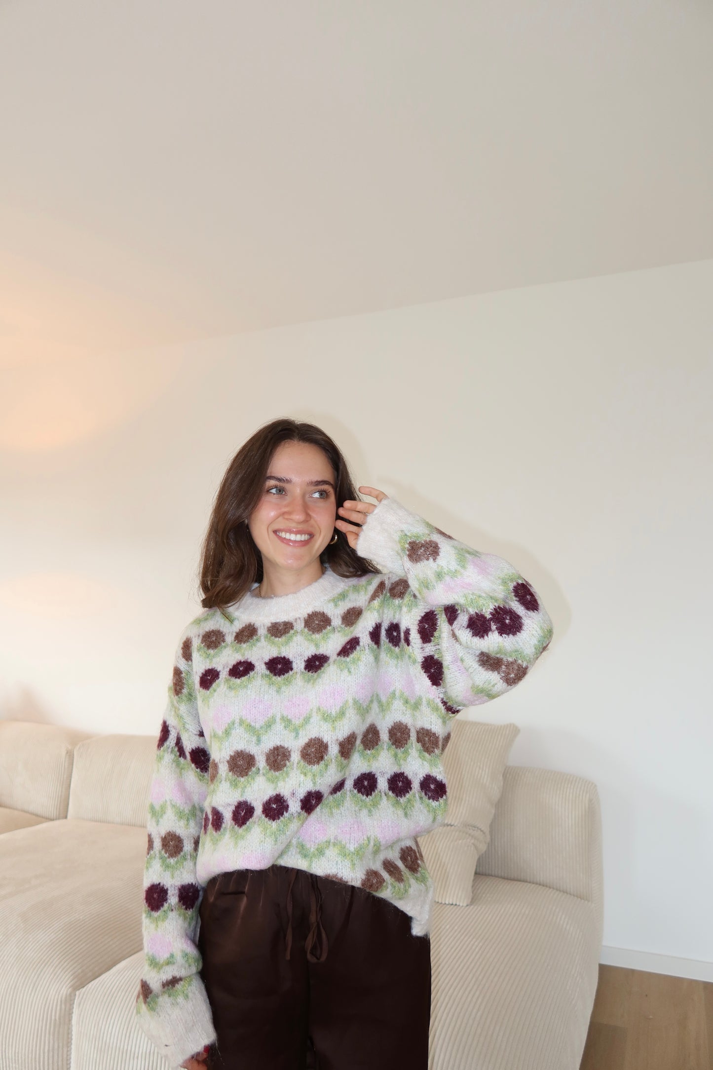 Pullover cozy knit flowers