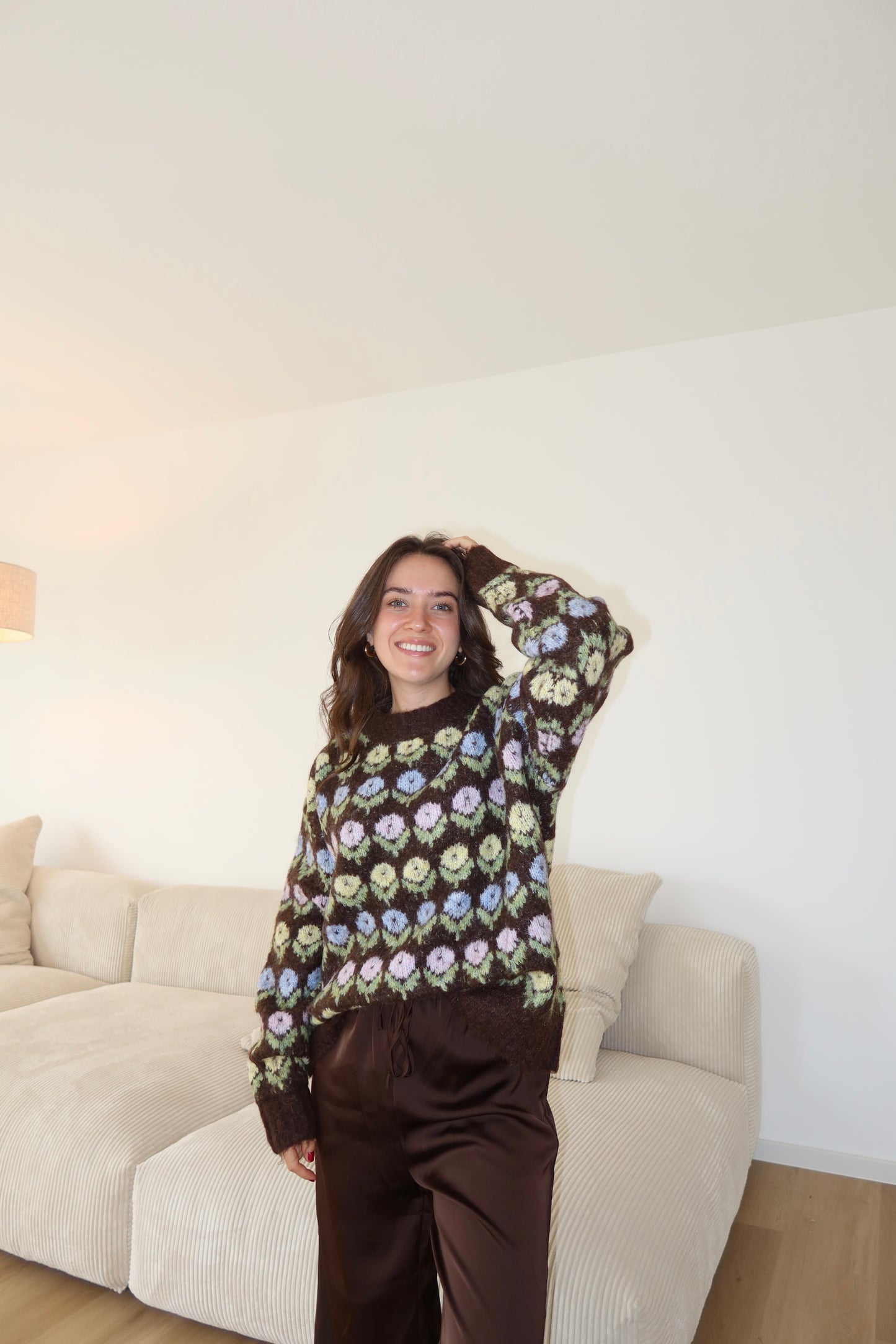 Pullover cozy knit flowers