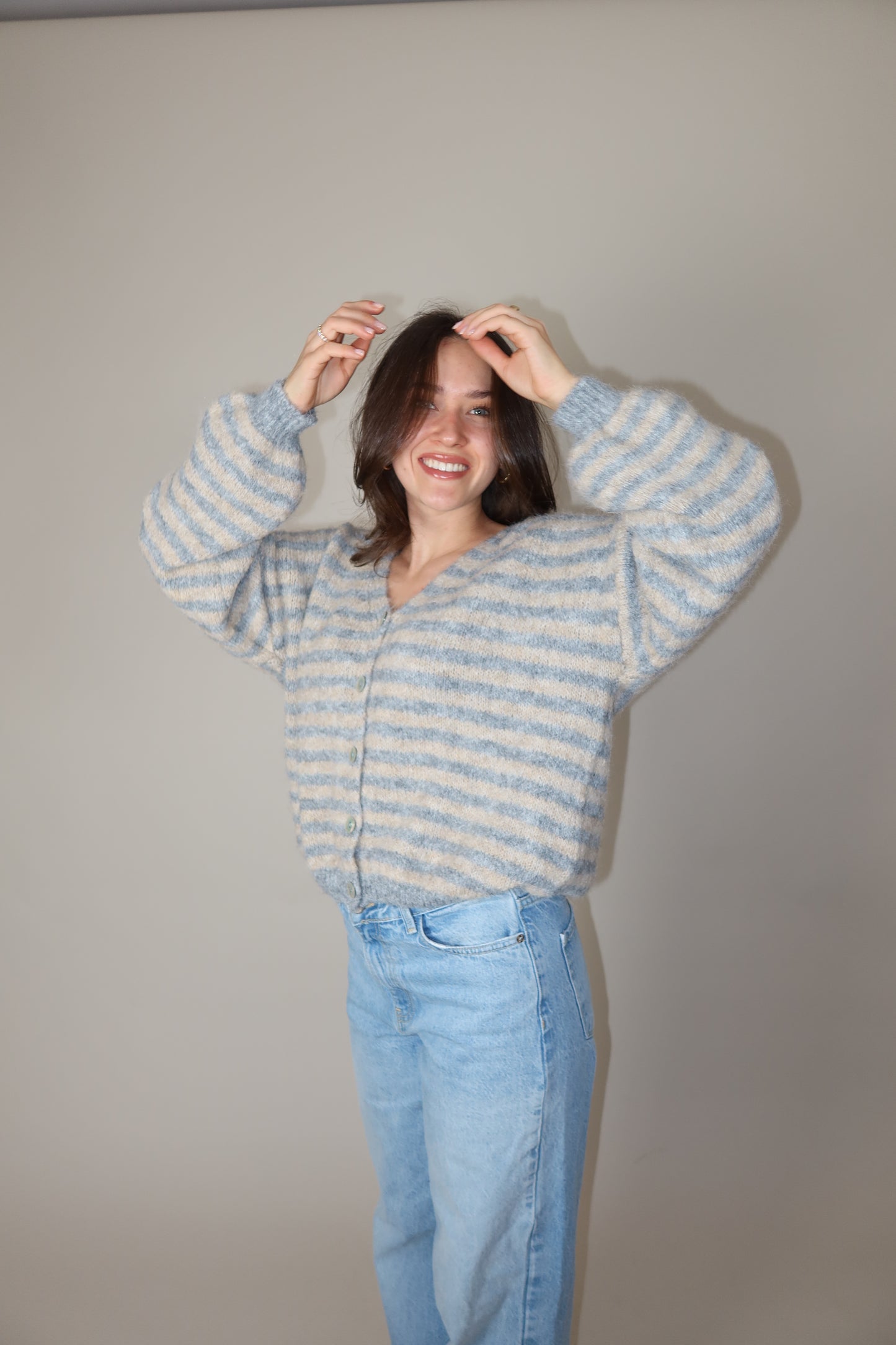 Cardigan Stripe grey