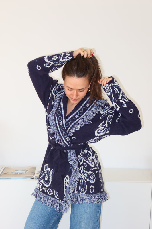 Cardigan Bow Paisley• Blau